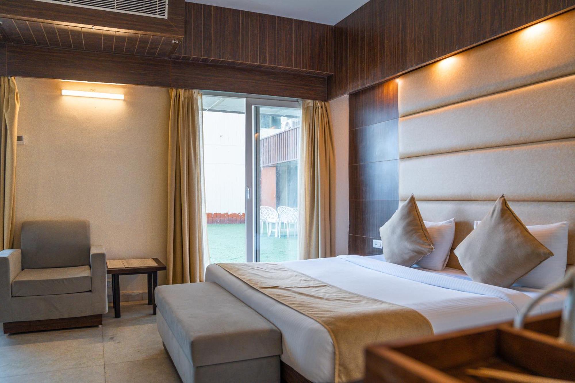 The Solitaire Dehradun Exterior foto